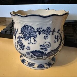 Blue floral design vase